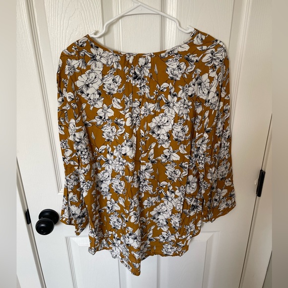 fun2fun | Peasant Blouse | Mustard Color with White Floral Pattern | Siz… - Picture 12 of 13